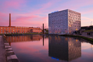  Vacation Hub International | Melia Ria Hotel & Spa Main