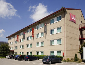  Vacation Hub International | Ibis Cornella Main