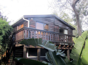  Vacation Hub International | Treehouse Cottage Main