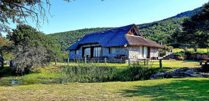  Vacation Hub International | Sweet Waters Lodge Main