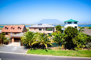  Vacation Hub International | Cape Oasis Guesthouse Main