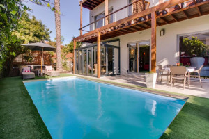  Vacation Hub International | The One 8 Hotel - Three Anchor Bay Cape Town Main