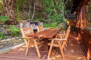  Vacation Hub International | Under Milkwood Resort Main