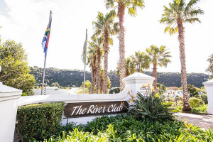 Vacation Hub International | Eleven River Club Main