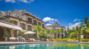  Vacation Hub International | Sunset Reef Resort & Spa Main