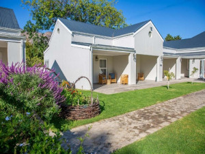  Vacation Hub International | Monte Vista Boutique Hotel Main