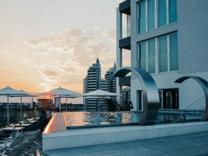  Vacation Hub International | J44 Lifestyle Hotel Main