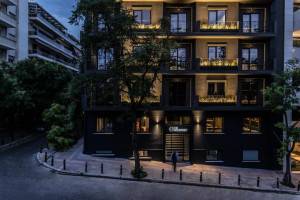  Vacation Hub International | The Modernist Athens Main