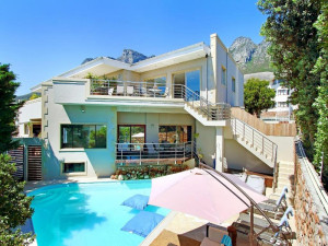  Vacation Hub International | African Groove Camps Bay Main