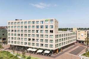  Vacation Hub International | Holiday Inn Express Almere Main