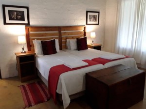  Vacation Hub International | Bush Pub & Inn Main