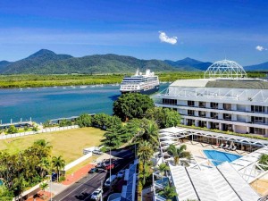  Vacation Hub International | Pullman Reef Hotel Casino Main