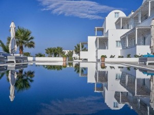  Vacation Hub International | Petri Suites Santorini Main