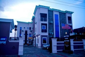  Vacation Hub International | Hotel Los Reyes Main