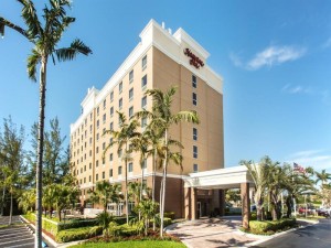  Vacation Hub International | Hampton Inn Hallandale Beach-Aventura Main