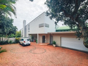  Vacation Hub International | Xanadu House Main