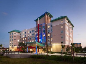  Vacation Hub International | Holiday Inn Express & Suites - Orlando At Seaworld, an IHG Main