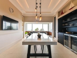  Vacation Hub International | 6 Selwyn Court - Beach Front Main