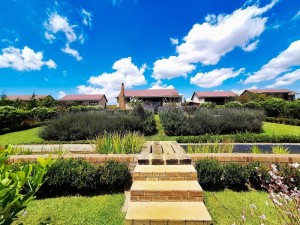  Vacation Hub International | Spring Valley Farm Main
