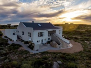  Vacation Hub International | On the Hill - St Helena Bay Main