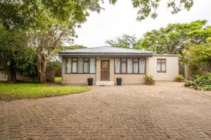  Vacation Hub International | Family Retreat Holiday Home Main