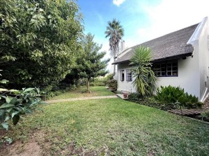 Vacation Hub International - VHI - Travel Club - Comfy Greyton Cottage for Four