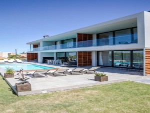 Vacation Hub International - VHI - Travel Club - Hilltop Bayview Luxury Apartments