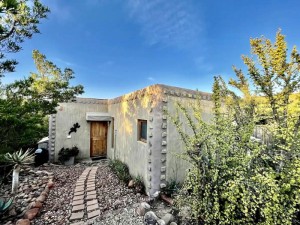  Vacation Hub International | Africa Inn Main