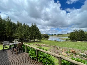 Vacation Hub International - VHI - Travel Club - Lakeview Cottage, Curry's Post - SOLAR POWERED