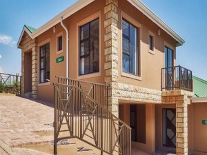 Vacation Hub International - VHI - Travel Club - 8 Sleeper Villa and 4 Sleeper Flatlet
