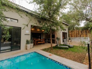 Vacation Hub International - VHI - Travel Club - Hyena Den - Marloth Park - Bird House