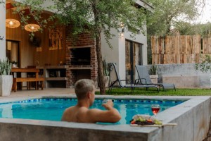 Vacation Hub International - VHI - Travel Club - Afri Villa Stays - Luxury Bush Villa Bird
