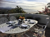  Vacation Hub International | Room with a View Bed and Breakfast Room