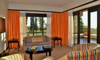  Vacation Hub International | Premier Hotel The Winkler Room