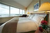  Vacation Hub International | Radisson Hotel & Suites Fallsview, ON Room