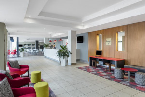  Vacation Hub International | Travelodge Hotel Garden City Brisbane Room