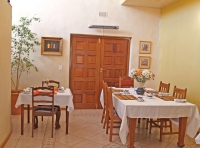  Vacation Hub International | A Tuscan Villa Guest House Room