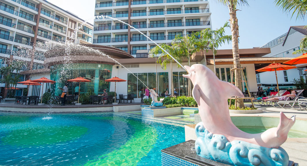  Vacation Hub International | The Beach Heights Resort Phuket Room