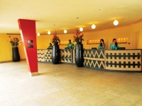 Vacation Hub International | Aston Waikiki Beach Room