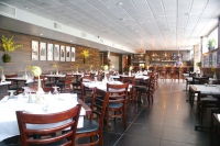  Vacation Hub International | Wyndham Garden Long Island Room
