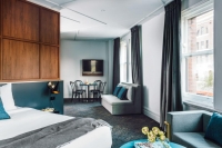  Vacation Hub International | Veriu Central Room