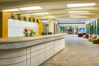  Vacation Hub International | Ambassador Hotel Waikiki Room