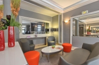  Vacation Hub International | Timhotel Opera Blanche Fontaine Room