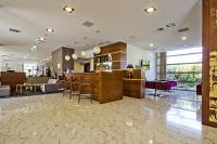  Vacation Hub International | Eurostars Oporto Portugal Room