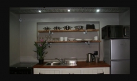  Vacation Hub International | Rocks & Daisies Room