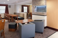  Vacation Hub International | Holiday Inn Express Leeds - East Room