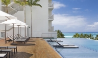  Vacation Hub International | Alohilani Resort Waikiki Beach Room