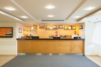  Vacation Hub International | SunFlower Park Hotel Room
