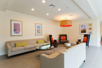  Vacation Hub International | Hilton Garden Inn Martinsburg Room