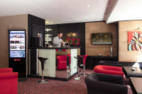  Vacation Hub International | Hotel Paris Bastille Room